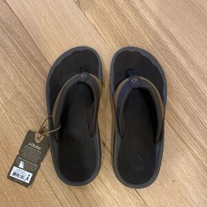 NWT - Men’s OLUKAI Ohana Koa - M Size 8 in Dk Wood